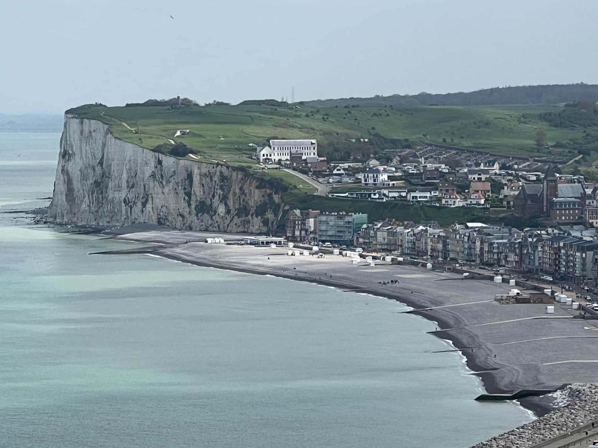 Caprices De Mer Appartement Avec Grand Balcon Et Vue A 300 M Plage, Apercu Mer, Lit Queen Size, Mers Les Bains Le Treport , Petit Dejeuner En Option, 2 Velos Fournis Exteriör bild